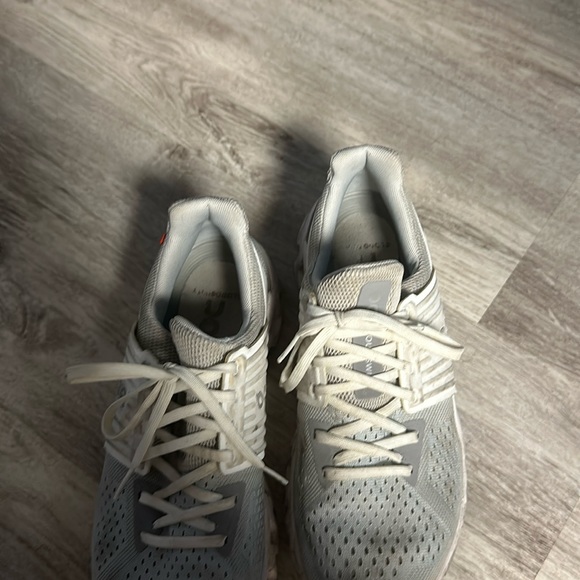 On Cloud CloudTec Running Shoes - Picture 1 of 3